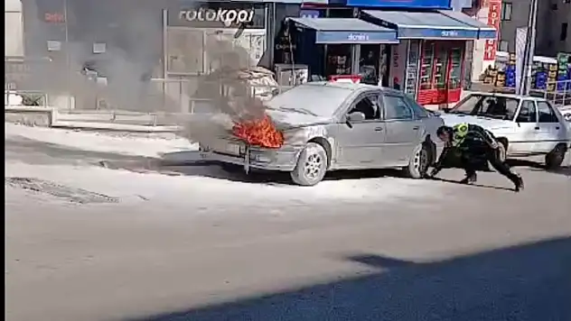 KPSS'ye giren gencin otomobili sınav sırasında yandı