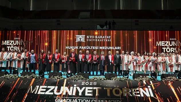 KTO Karatay Üniversitesi'nde mezuniyet coşkusu yaşandı