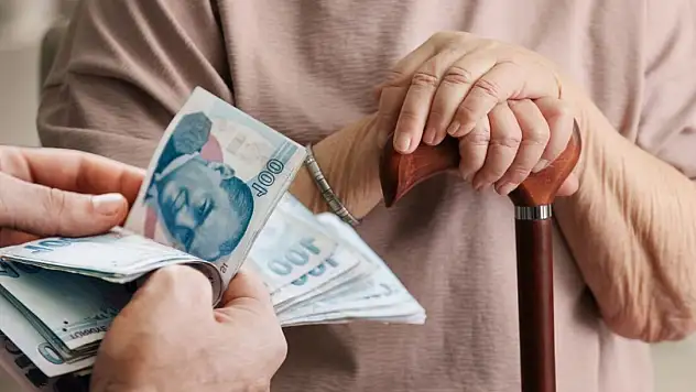 Kulisler kaynıyor! Emekli bayram ikramiyesinde yüzde 25 zam ihtimali masada mı?