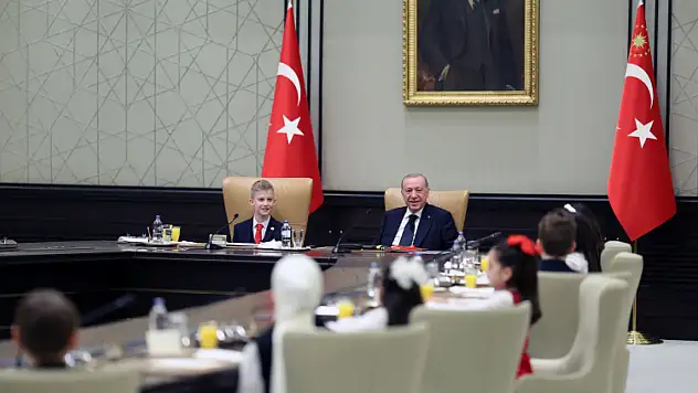 Külliye'de 23 Nisan buluşması: Cumhurbaşkanı Erdoğan çocukları ağırladı