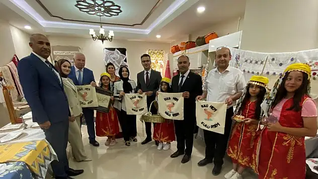 Kulu ASEM'de yıl sonu sergisi açıldı