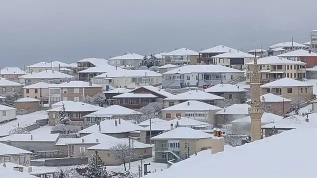 Kulu'da mevsimin ilk kar yağışı etkili oldu