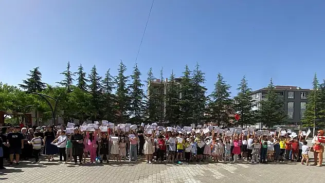 Kulu'da 7 bin 600 öğrenci karne aldı
