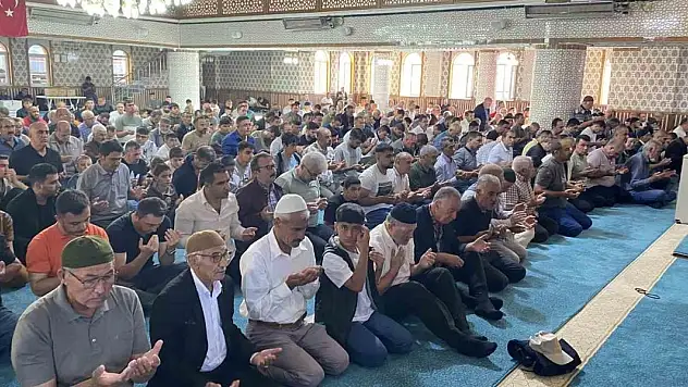Kulu'da bayram namazı kılındı