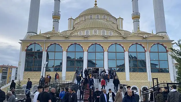 Kulu'da bayram namazı kılındı