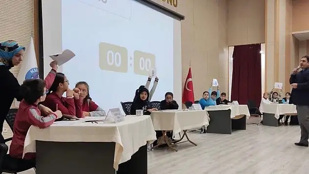 Kulu'da 'Haydi Bil Bakalım' Bilgi ve Kültür Yarışması ilçe finali yapıldı