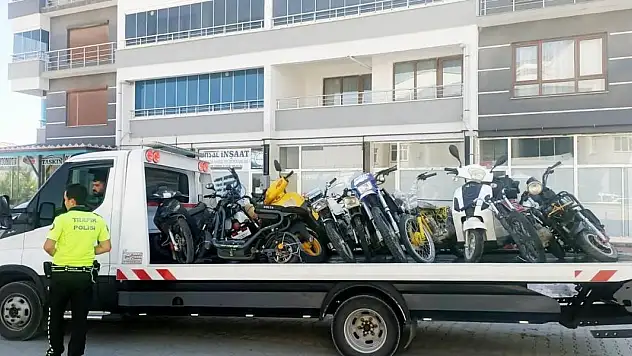 Kulu'da plakasız ve belgesiz motosikletler toplanıyor