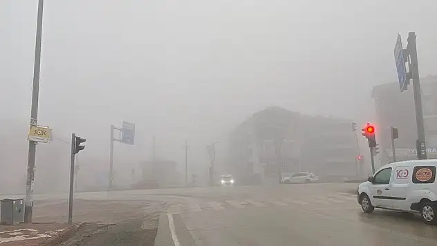 Kulu'da yoğun sis hayatı olumsuz etkiliyor