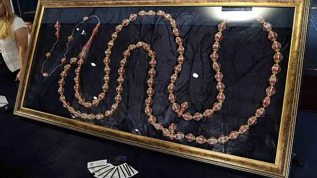 Kur'an-ı Kerim'in 604 sayfası tespihe nakşedildi