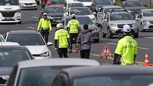 Kurban Bayramı'nda trafikte 68 bin 829 güvenlik personeli görev yapacak