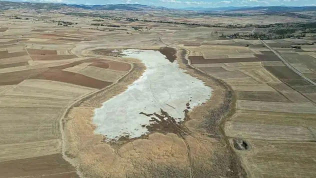 Kuşların dans ettiği Uylubağı göleti çorak zemine dönüştü