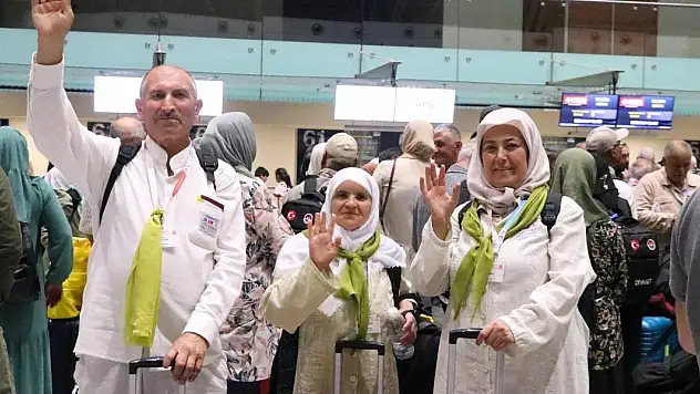 Kutsal topraklara yolculuk başladı