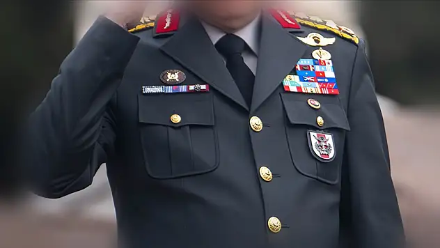 Kuvvet Komutanlarına Yeni Düzenleme: Yaş Haddi 67 Oluyor!