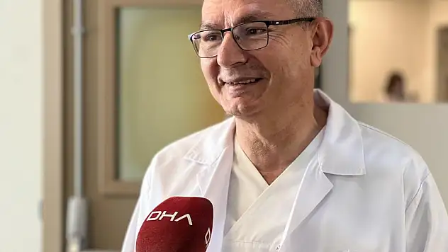 Laborant baba, hemşire kızıyla 4 yıldır aynı hastanede çalışıyor