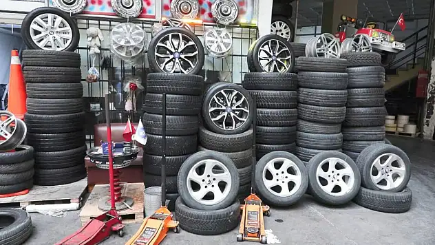 Lastikçilerde 'Kış Lastiği' Yoğunluğu Yaşanıyor