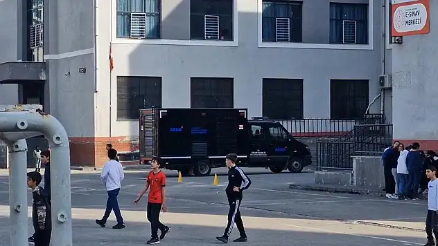 Lavaboya cıva döken öğrenci AFAD ekiplerini alarma geçirdi