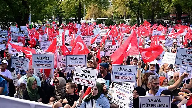 LGBT propagandasına karşı Büyük Aile Buluşması başladı