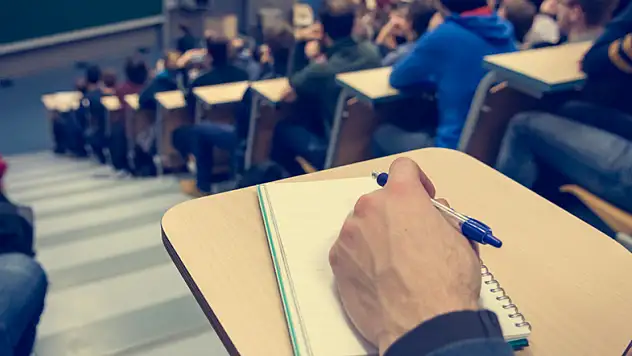 Lise eğitimi kısalıyor: Üniversite yaşı 15'e düşecek! İşte kararın detayları...