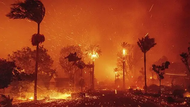 Los Angeles'ta ölü sayısı 25 oldu: Alev hortumu tehlikesi var