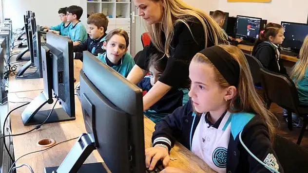 Maarif okullarında 'yapay zeka' müfredatı hayata geçiriliyor