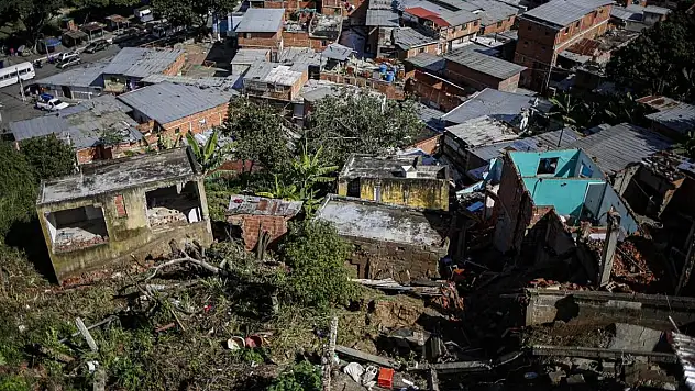 Maden çöktü 14 işçi hayatını kaybetti