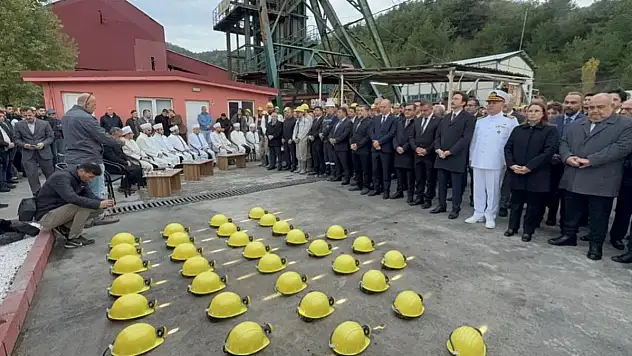 Maden kazasında hayatını kaybeden 43 madenci anıldı