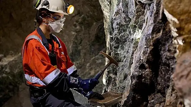 Madencilikte kadın eli giderek artıyor