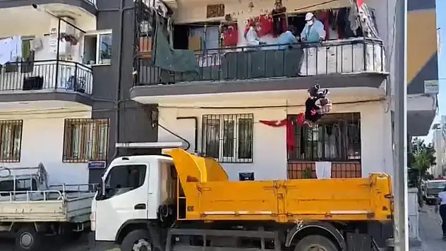 Mahalleli bıktı, onların çöp sevdası bitmedi