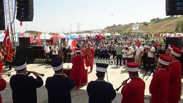 Malazgirt Zaferi'nin 955'inci yıl dönümü kutlamaları Ahlat'ta başladı