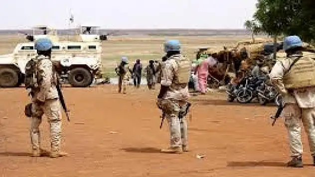 Mali'de sivilleri taşıyan konvoya düzenlenen saldırıda 50 kişi öldü