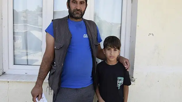 Manisa'da başıboş köpeğin saldırdığı çocuk yaralandı