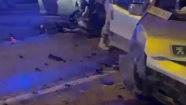 Mardin'de hafif ticari araç ile otomobil çarpıştı: 6 yaralı