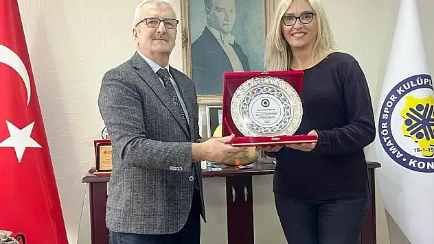 Meal Taşpınar'a Ay'dan plaket
