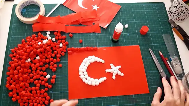 MEB, ikinci dönemin 'Bayrak Sevgisi' temasıyla başlayacağını duyurdu