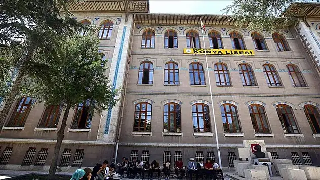 Meğer Hepsi Konya Lisesi'nden Mezunmuş! Cumhurbaşkanı'ndan En Ünlü Edebiyatçısına Kadar…
