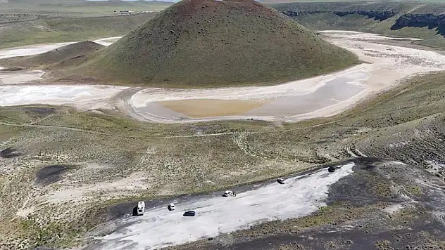 Meke Gölü'ne turist ilgisi devam ediyor