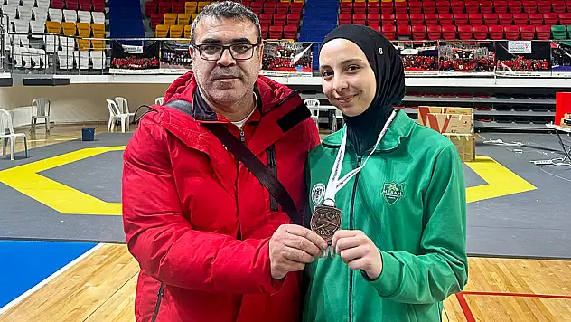 Meram Belediyesporlu Saliha'dan önemli başarı