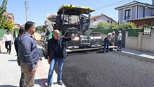 Meram'da yol, asfalt, parke seferberliği tüm hızıyla sürüyor