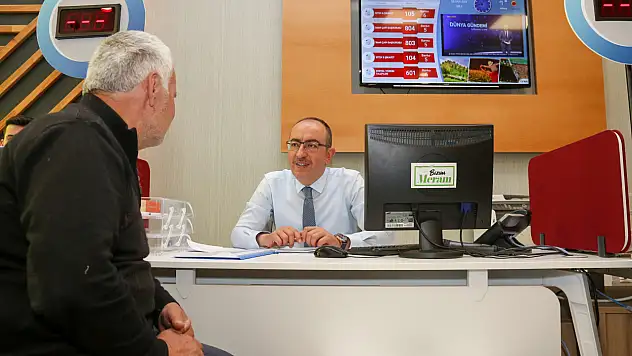 Meram'daki bu masa vatandaşın taleplerini çözüyor!