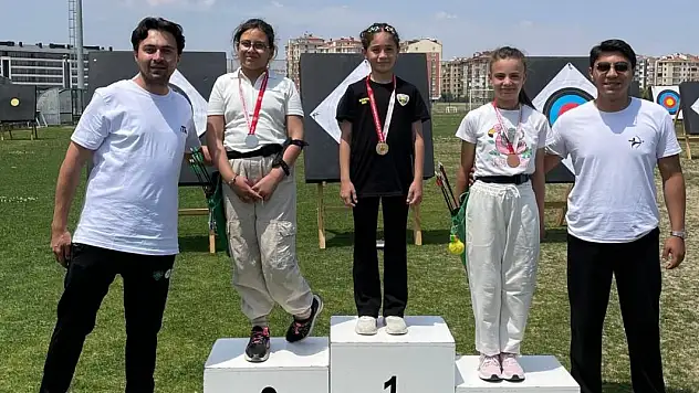 Meramlı Okçular Hedefi 12'den vurdu! Şampiyonaya Meram imzası