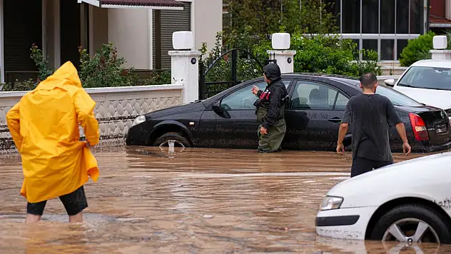 Meteoroloji'den çifte uyarı! Kuvvetli yağış geliyor