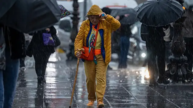 Meteoroloji Konya dahil 53 ili uyardı: Sağanak, fırtına ve kar bekleniyor