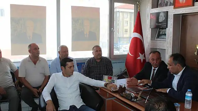 MHP'li Koçak, Yunak'ta Vatandaşlarla Buluştu