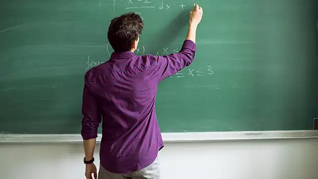 Milli Eğitim Akademisi'nde öğretmen adaylarına verilecek hazırlık eğitiminin detayları belli oldu!