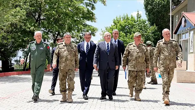 Milli Savunma Bakanı Güler: Sınırlarımızdaki güvenlik tedbirleri artırılmıştır