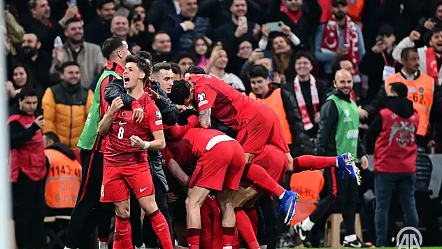 Milliler Romanya'yı devirdi! Dünya Kupasına Son 90 Dakika!