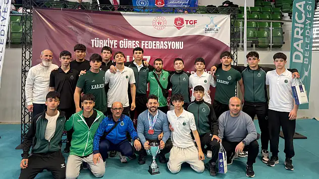 Minderde zirve Karatay'ın! U17 Grekoromen'de Türkiye Kupası Konya'ya geldi