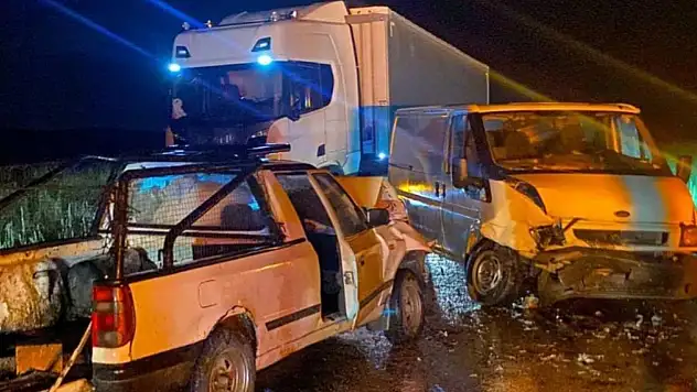 Minibüsle pikabın çarpıştığı kazada 1 kişi öldü