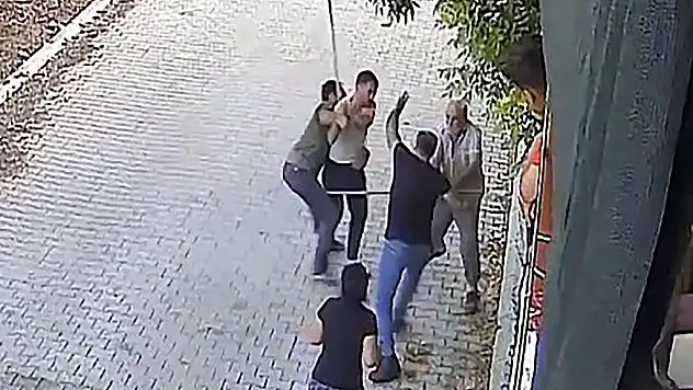 Miras Kavgasında Oğullarını Vurup Yerde Tekmeledi!