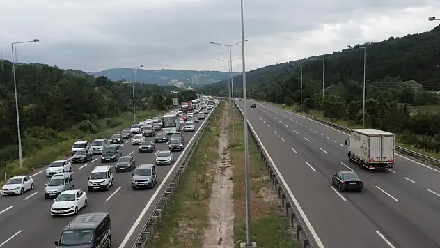 Motorlu taşıtlar 2024'te 383 milyar kilometre yol yaptı
